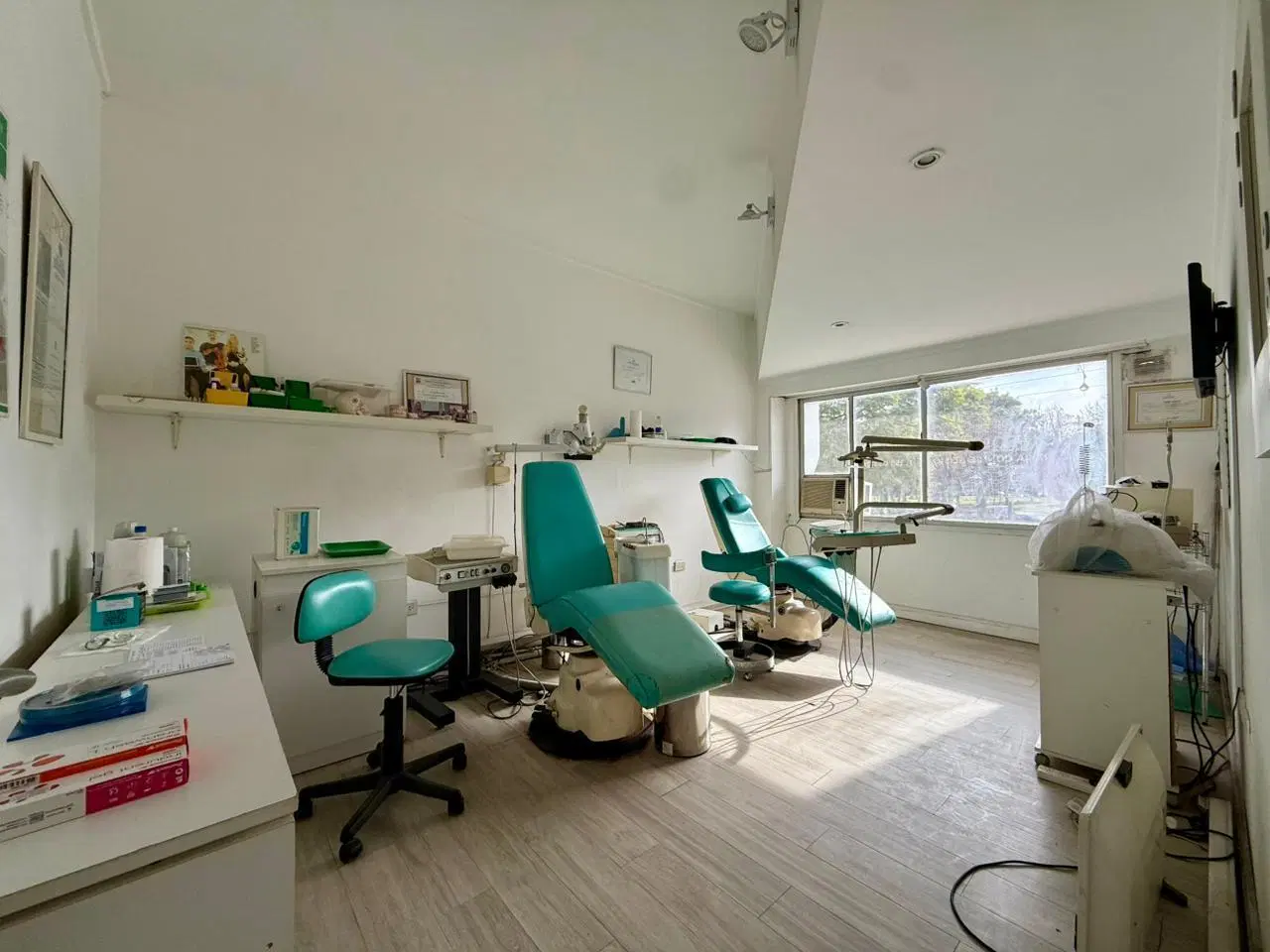 VENTA/ALQUILER - Departamento de 6 ambientes apto profesional. Centro, Rosario. 3