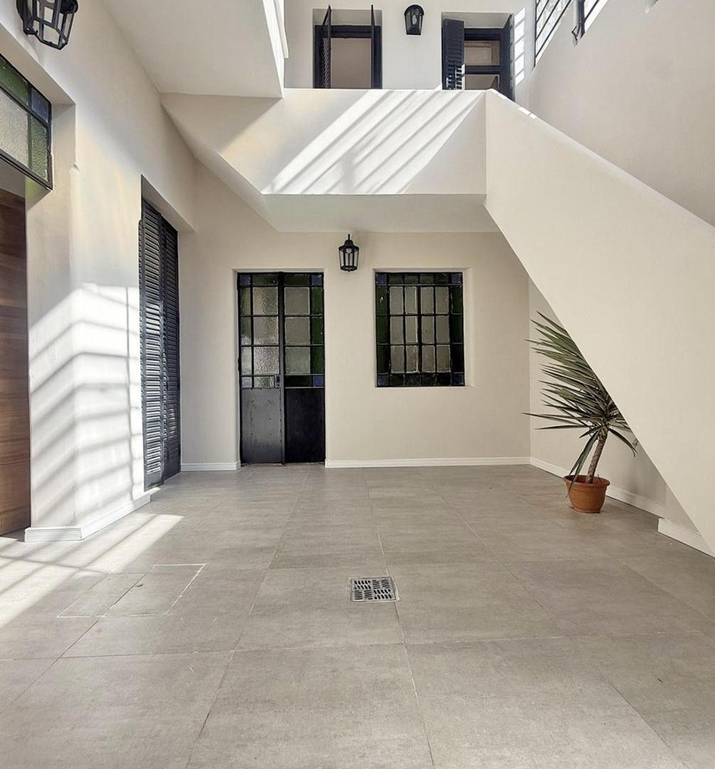 Foto de VENTA - Casa de pasillo de 3 dormitorios. Abasto, Rosario., imagen 2