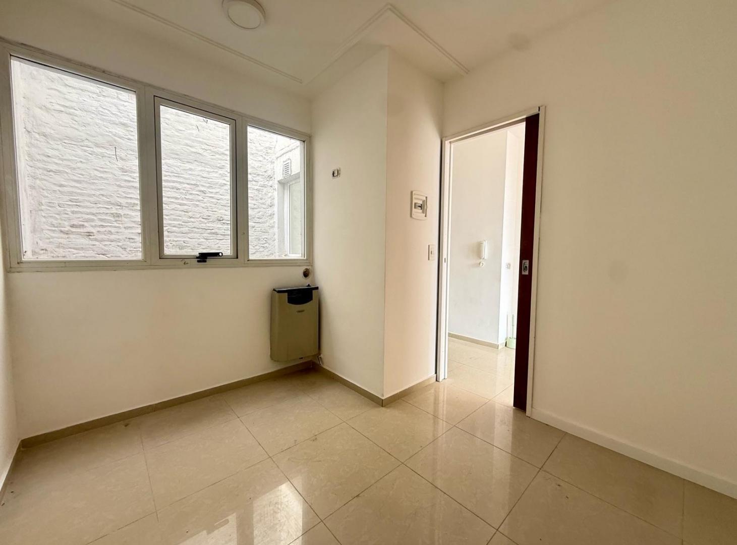 Foto de VENTA - Departamento de 1 dormitorio con balcón aterrazado y, imagen 2
