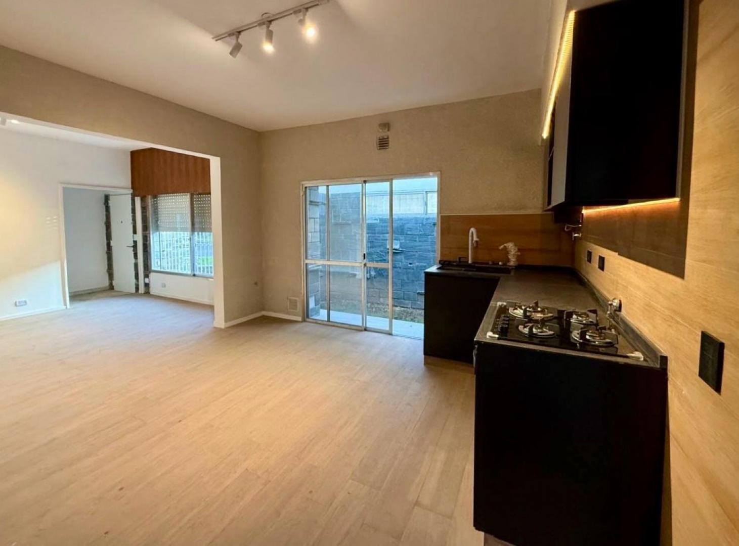 Foto de VENTA - Casa 3 dormitorios, Arroyito, Rosario., imagen 2