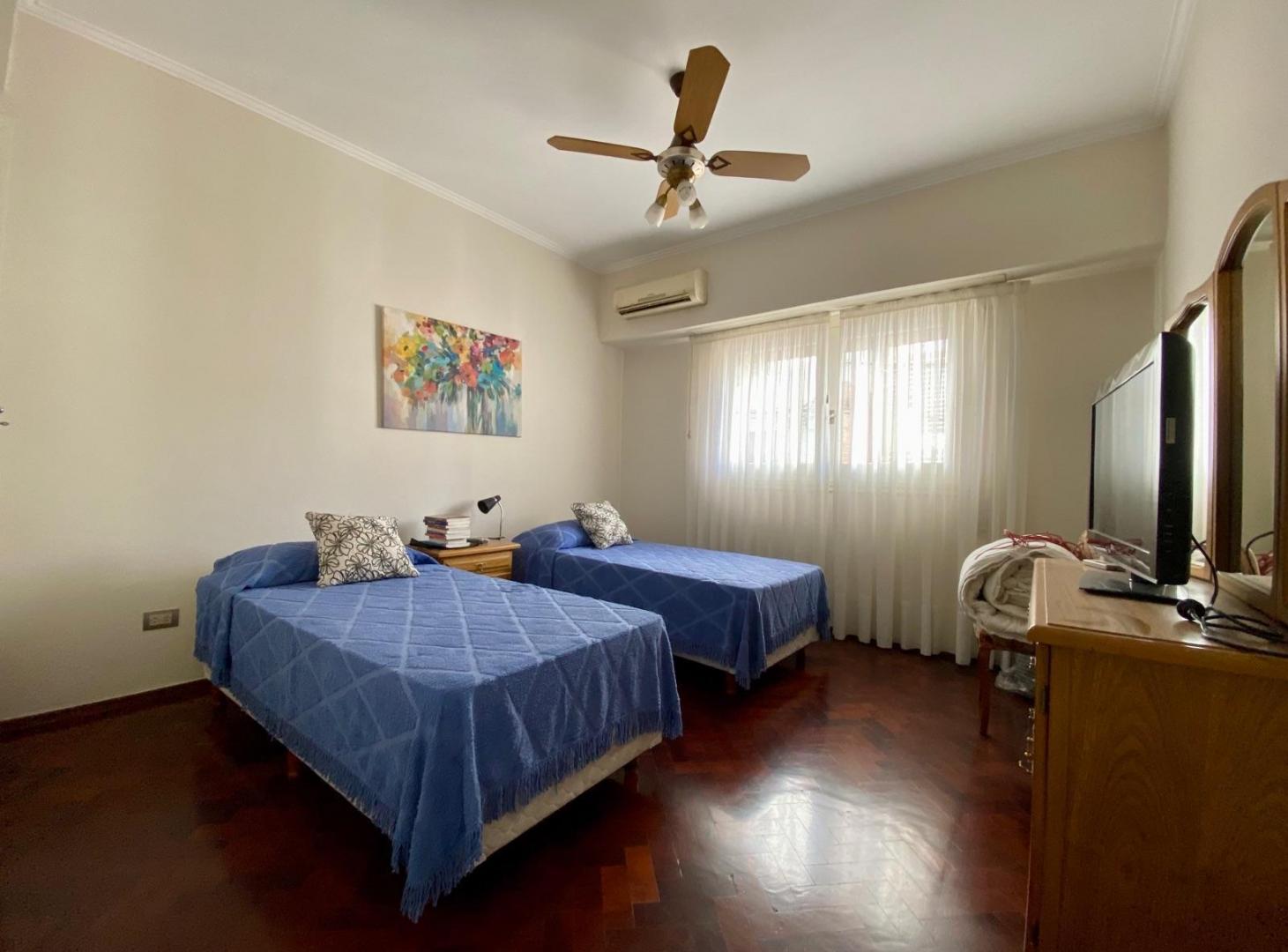 Foto de VENTA - Semipiso de dos dormitorios. Centro, Rosario., imagen 2