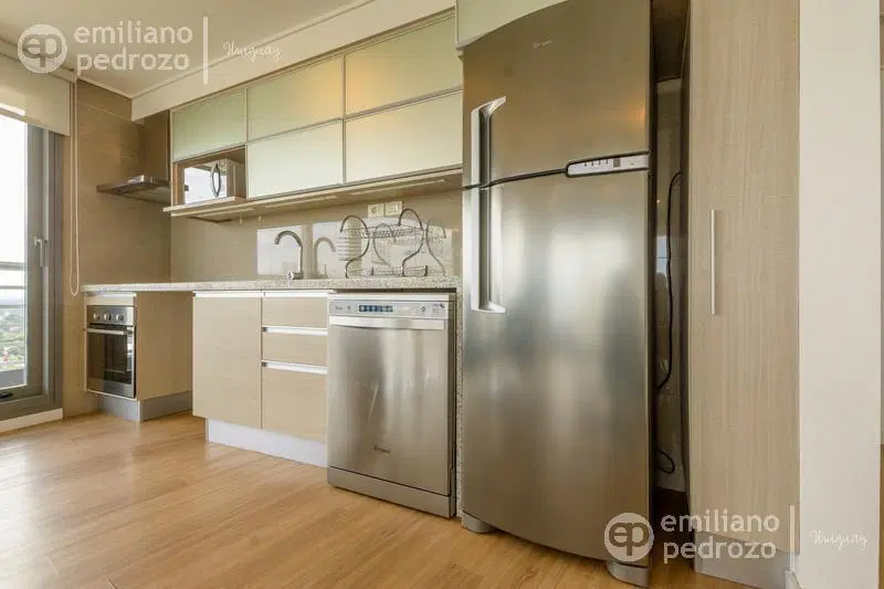Venta apartamento 2 dormitorios en suite Playa Mansa Punta del Este 8