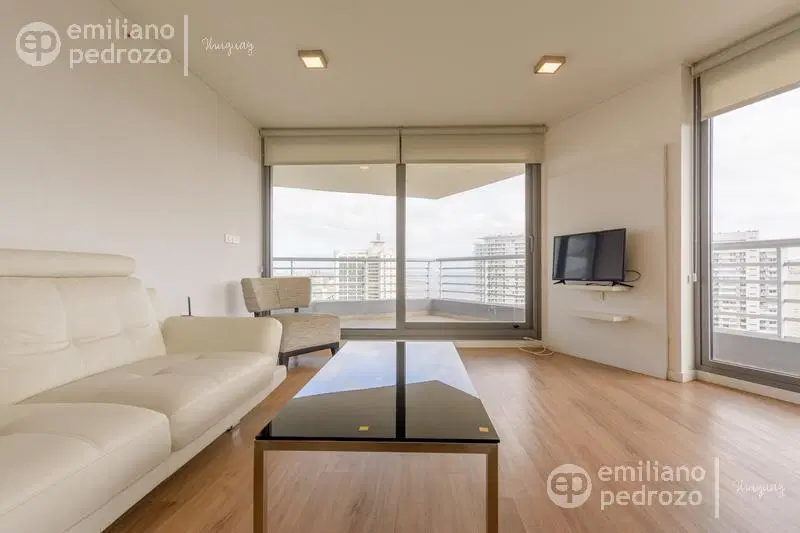 Venta apartamento 2 dormitorios en suite Playa Mansa Punta del Este 4