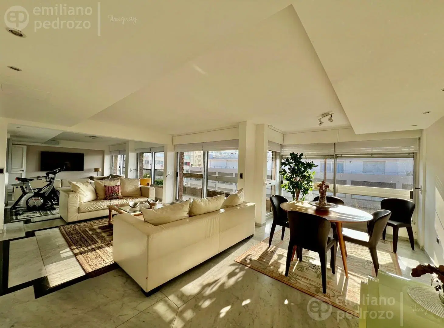 Extraordinario Penthouse en Península Punta del Este 2