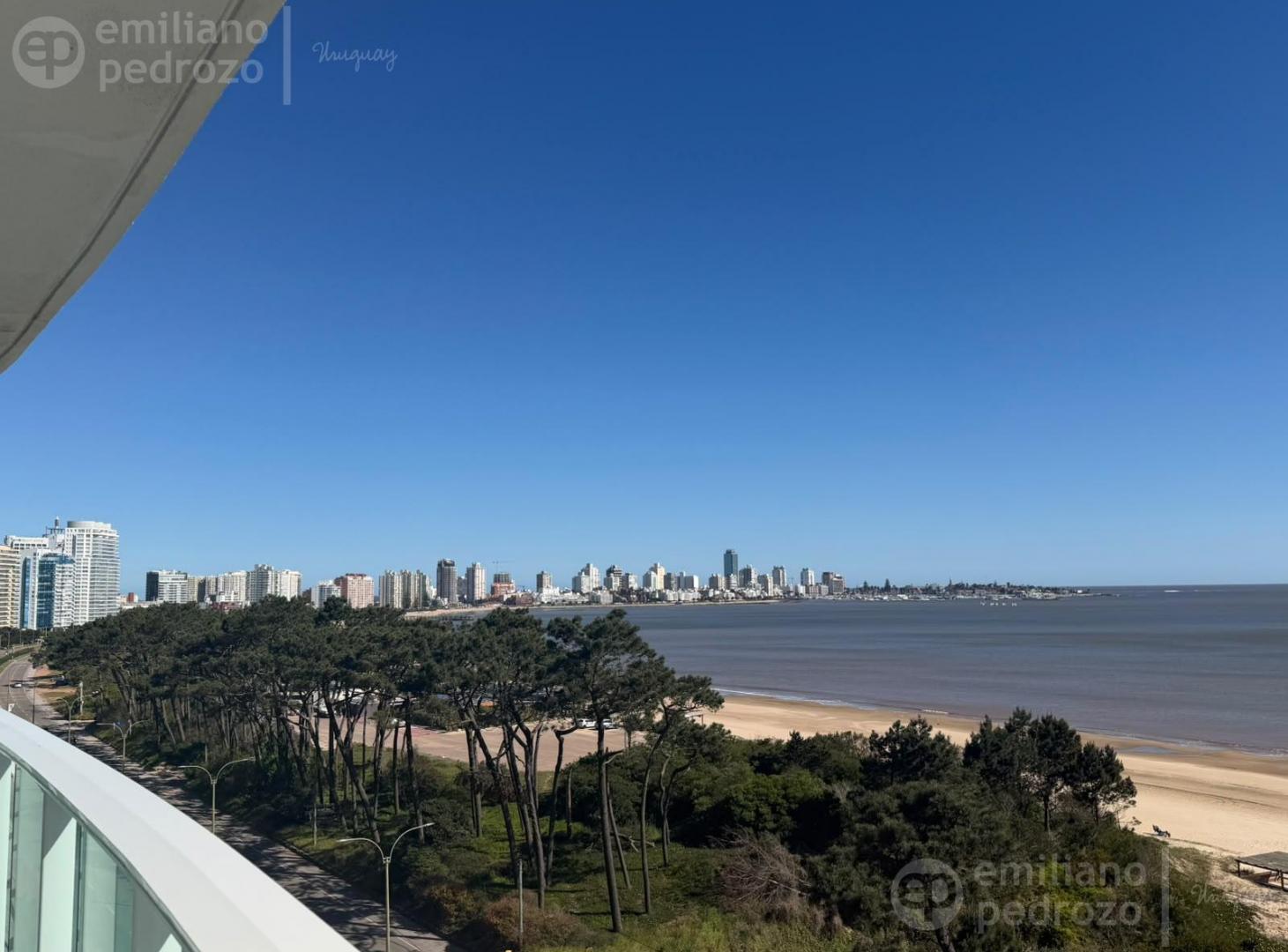 Foto de Venta Apartamento en primera línea de playa mansa, imagen 5