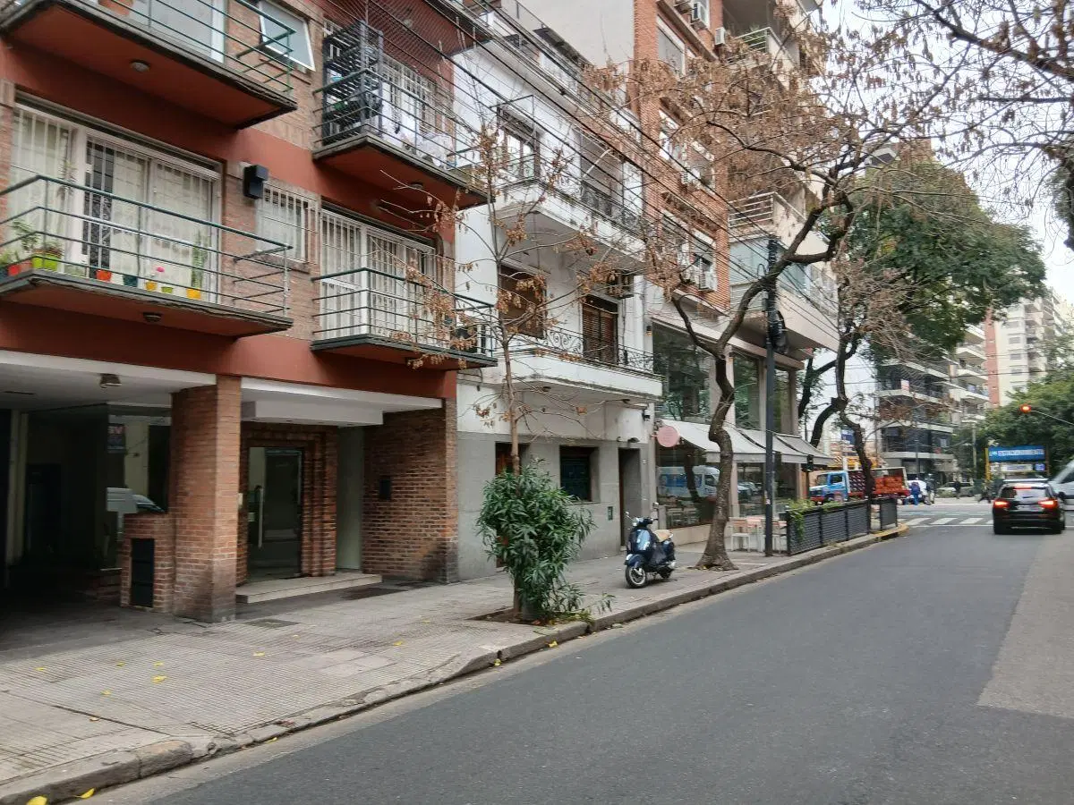 Recoleta 2 ambientes contrafrente bslcón Apto Profesional 2