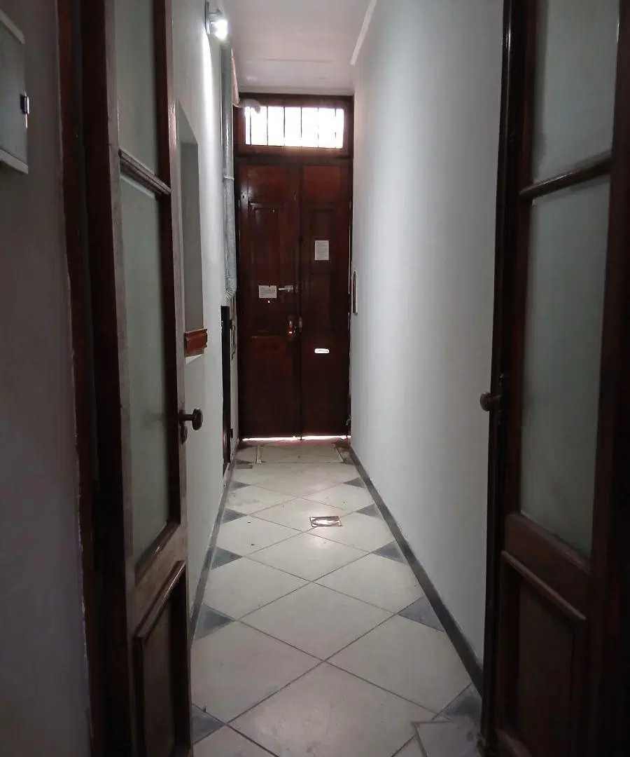 PH 4 Ambientes reciclado categoría al frente piso 1° por escalera Patio
Total 144m2 Sin Expensas 3