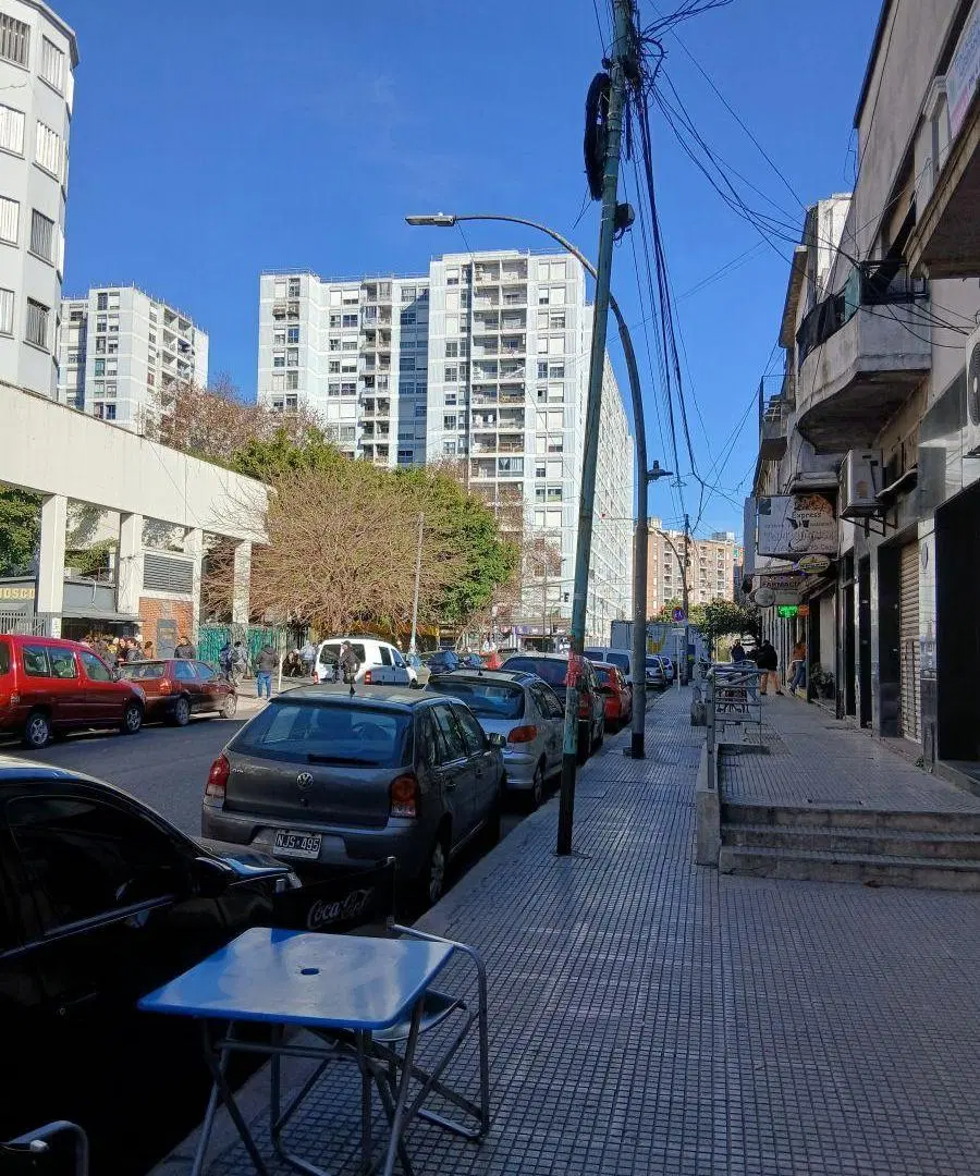 PH 4 Ambientes reciclado categoría al frente piso 1° por escalera Patio
Total 144m2 Sin Expensas 1