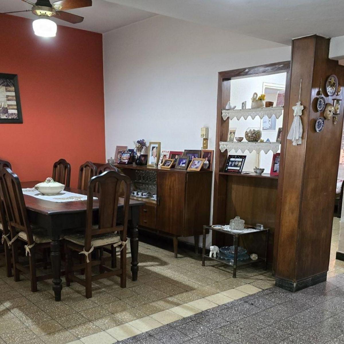 Av Francia 2231 - Casa 3 dormitorios c/garage y parrillero