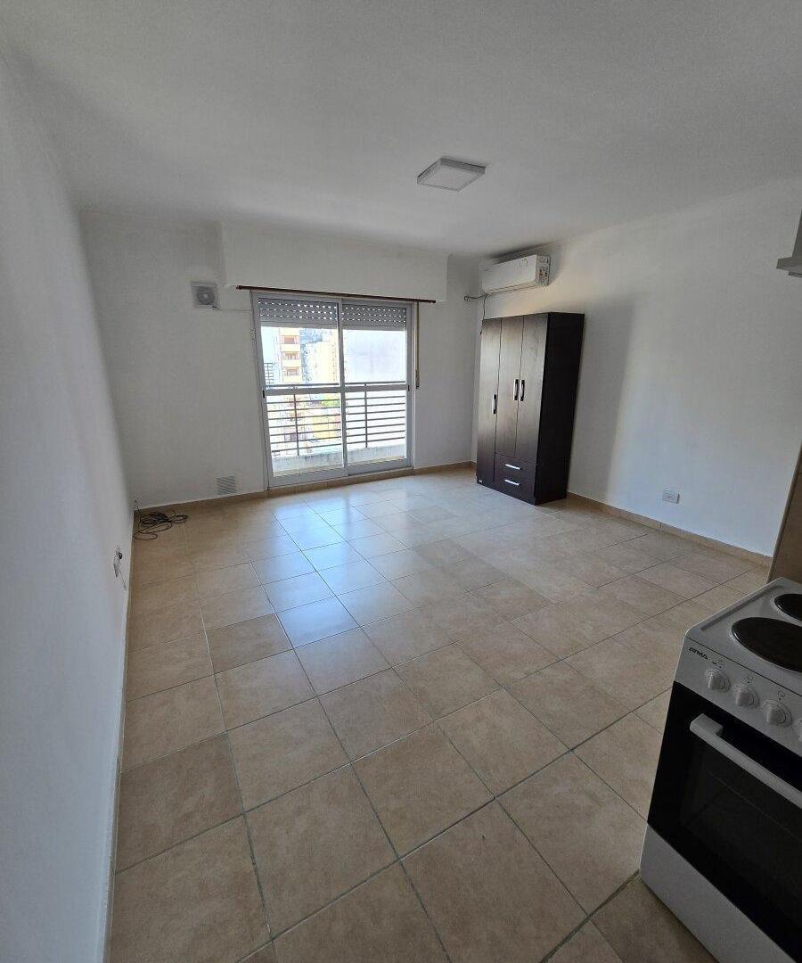 Foto de San Lorenzo 1880 8 C - Monoambiente c/balcon. Impecable!, imagen 1