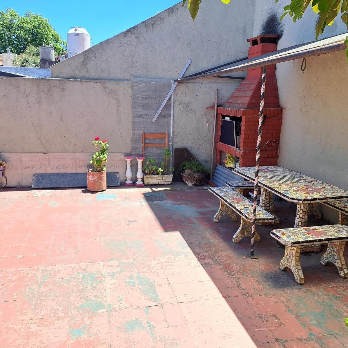 Locales + Vivienda (Block) en Venta 4