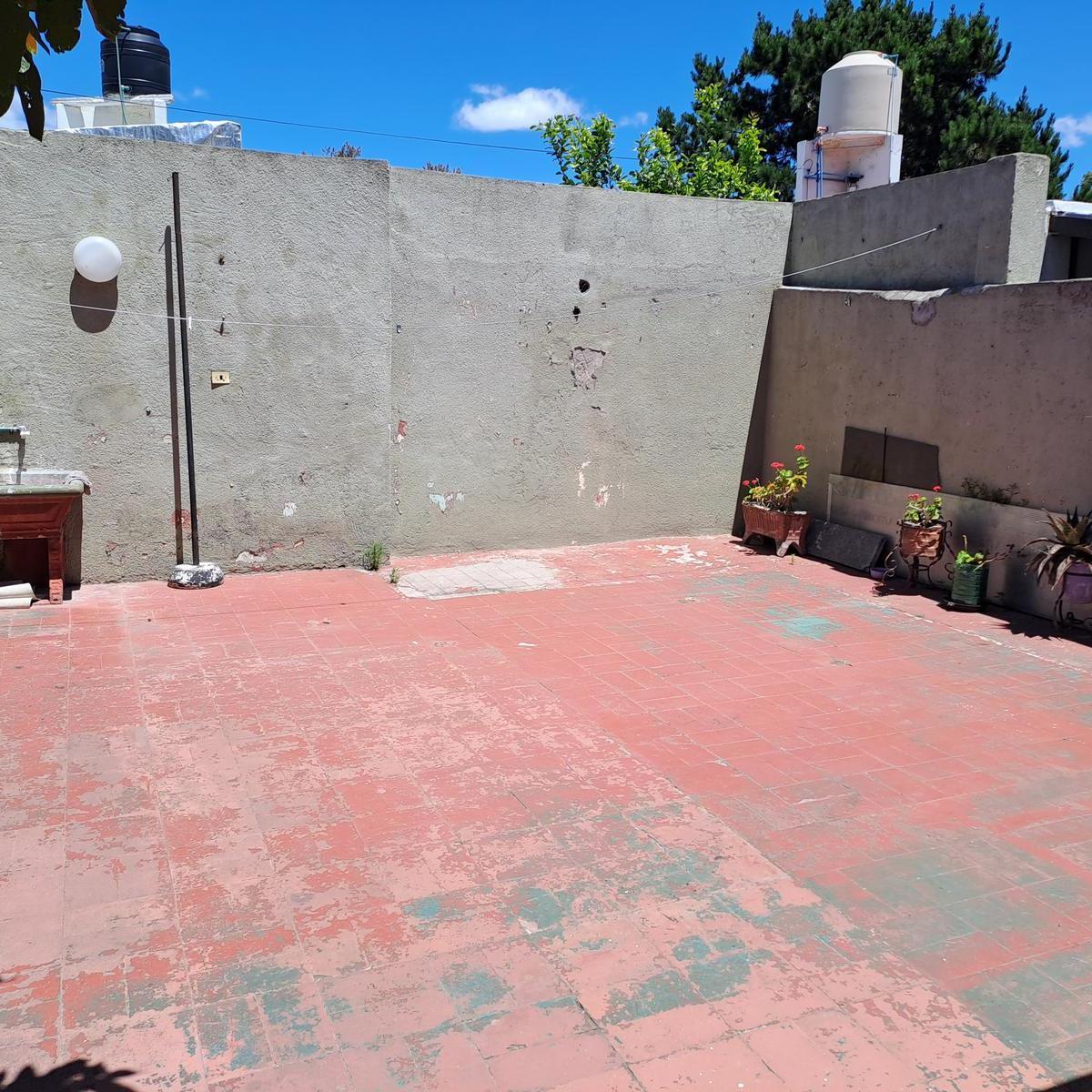 Locales + Vivienda (Block) en Venta 5