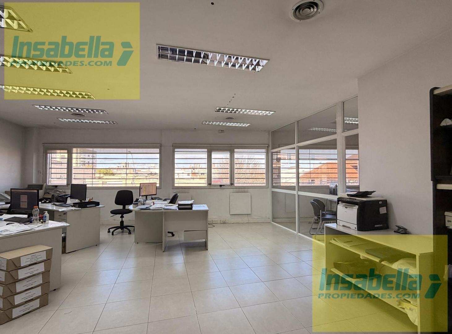 Foto de CON DOBLE FRENTE - LOCAL, CARGA/DESCARGA, DEPOSITO y OFICINAS, imagen 1