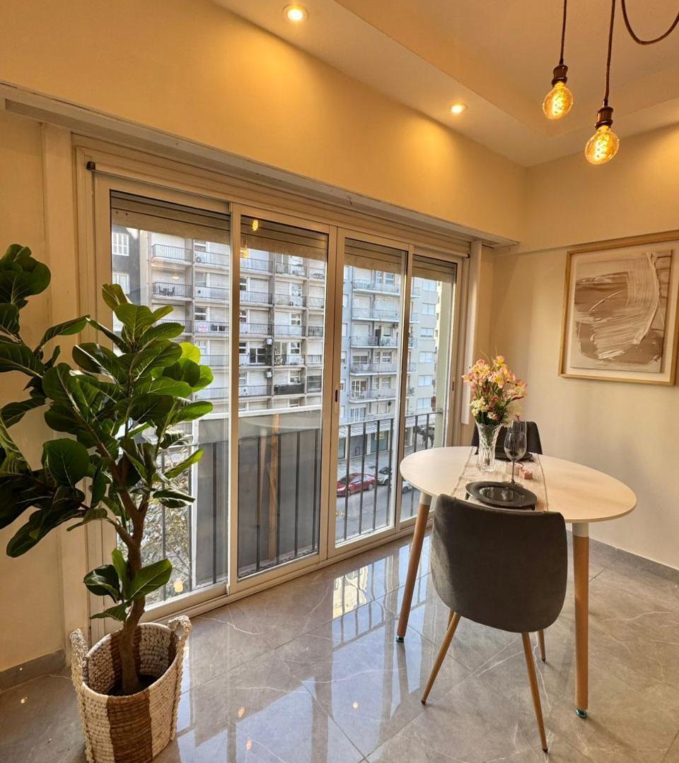 VENTA MONOAMBIENTE- A LA CALLE - AV. COLON 1800