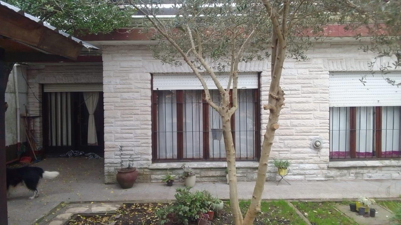 CASA 3 AMB con DEPENDENCIA - 9 DE JULIO 7000-