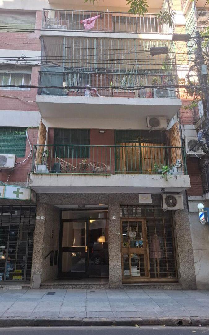 Peña al 2700