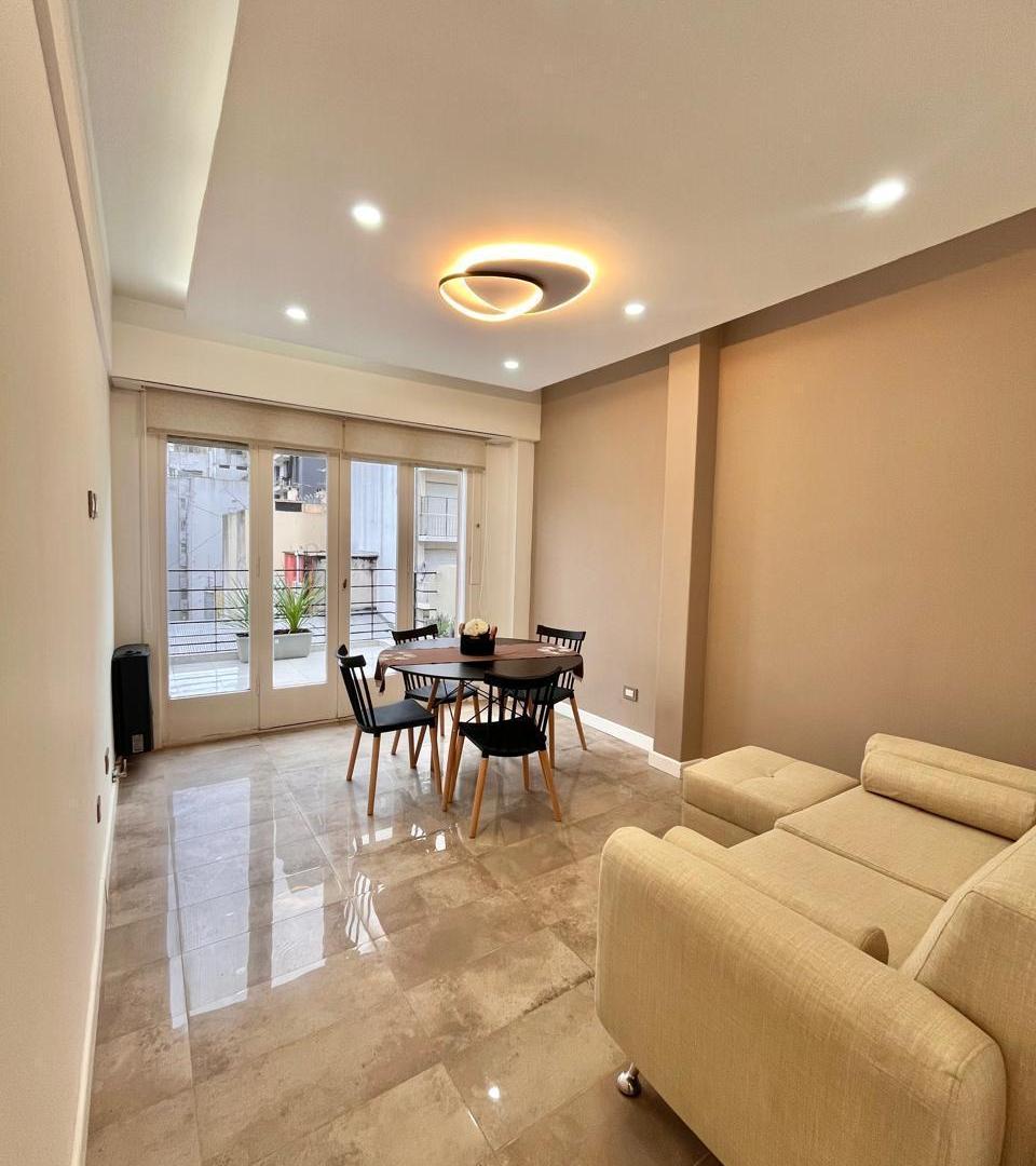 Foto de VENTA 2 AMB. CON DEPENDENCIA MORENO 2300, imagen 1