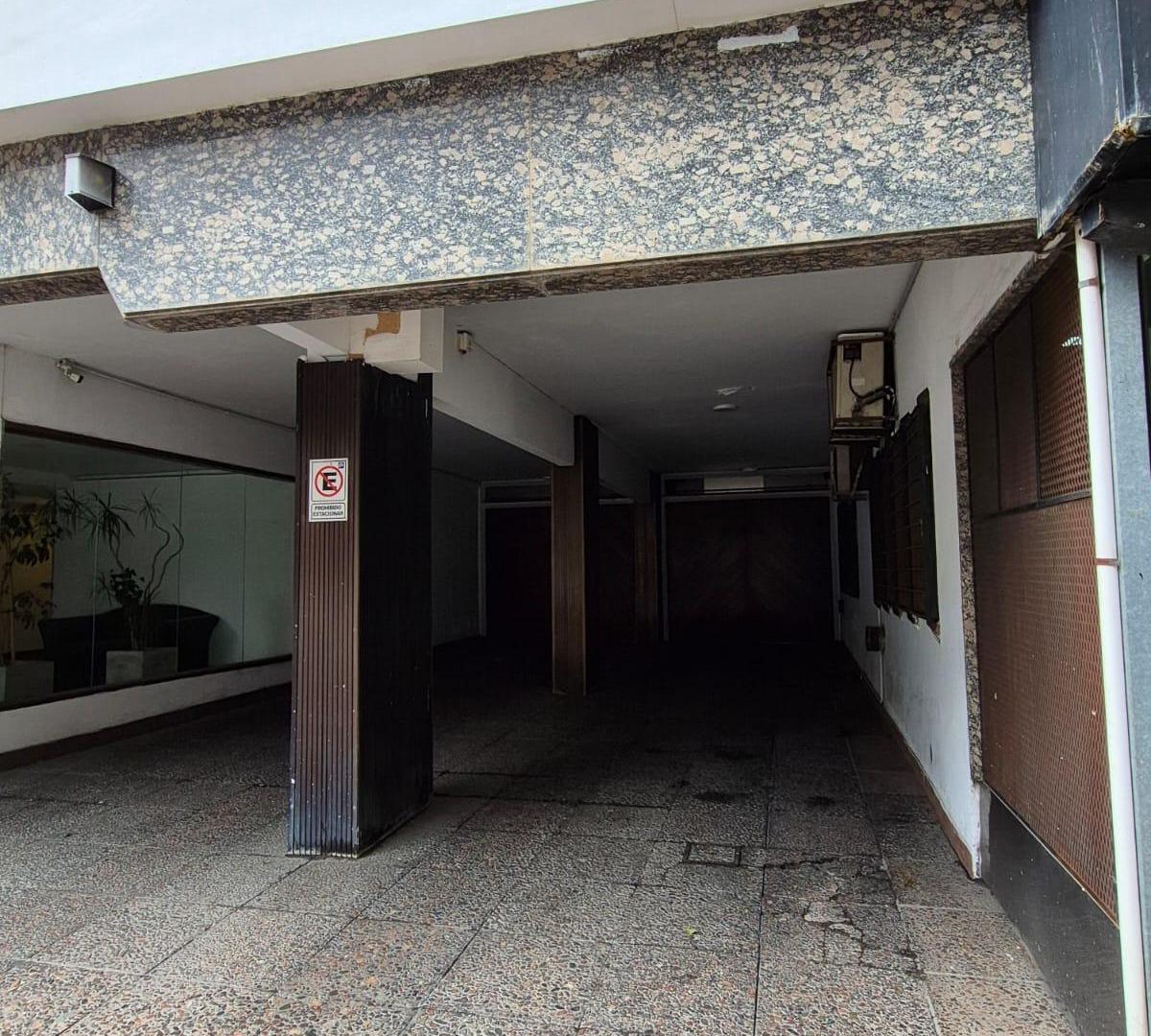 Foto de COCHERA EN EDIFICIO PAMPA- CATAMARCA 1440-, imagen 1