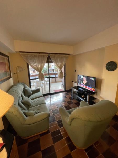 Foto de VENTA 3 AMBIENTES- COCHERA- LA PERLA- AV. INDEPENDENCIA 750, imagen 4