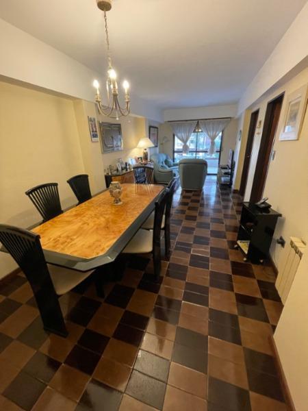 Foto de VENTA 3 AMBIENTES- COCHERA- LA PERLA- AV. INDEPENDENCIA 750, imagen 3