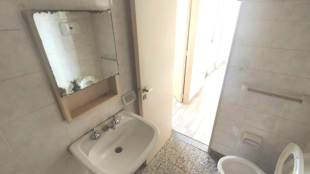 Foto de la propiedad en Av. La Plata 400 Alquiler 2 Ambientes al Lateral