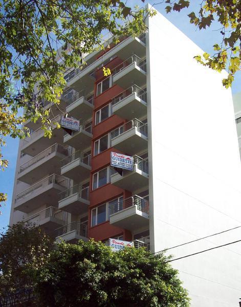 Alquiler 2 ambientes con cochera MUY BUEN ESTADO - Urquiza