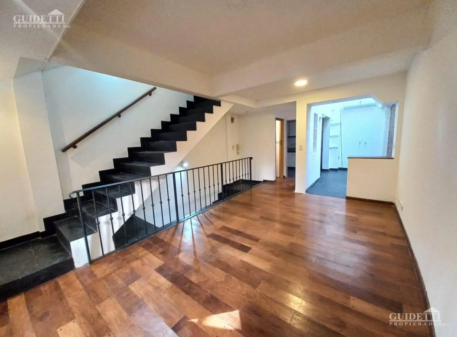 Venta Triplex de 4 ambientes al Frente y gran terraza - BELGRANO 1
