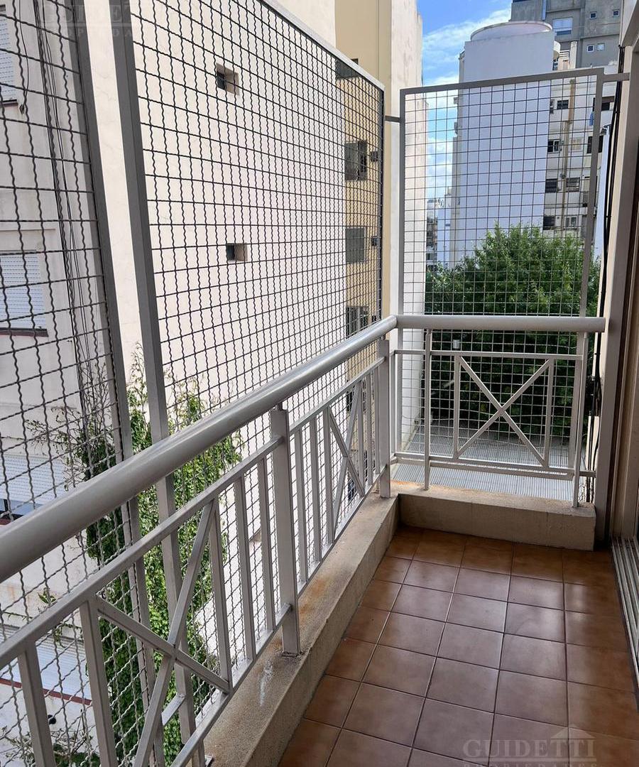 Foto de Hermoso Semipiso de 3 Amb. con cochera amplia - Muy Buen ubicación, imagen 3