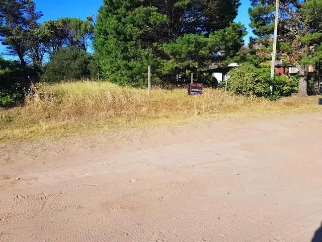 VENDO LOTE MULTIFAMILIAR  EN VALERIA DEL MAR A 100 M DEL MAR Y DE CARILO 2