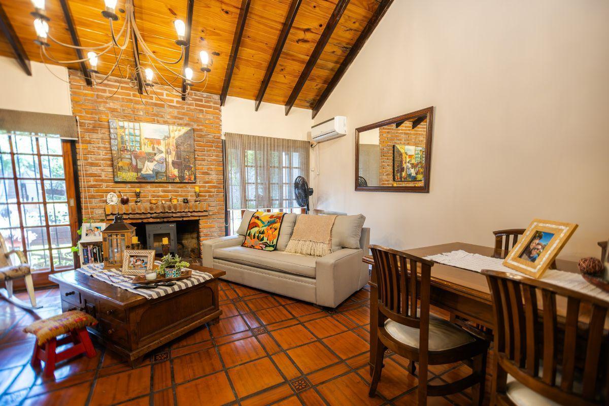 Foto de MARTINEZ CHALET 4 AMBIENTES CON ESCRITORIO,JARDIN ,PISCINA ., imagen 4