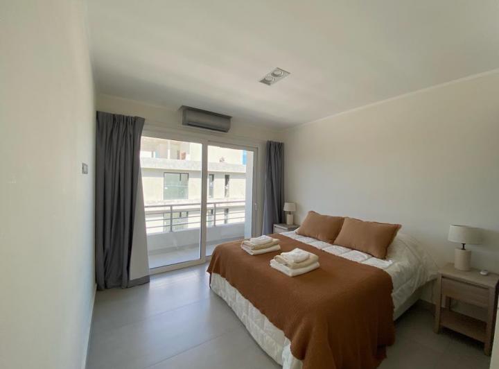 Foto de DEPARTAMENTO 3 AMBIENTES EN PINAMAR NORTE A 300 MTS DEL MAR, imagen 2