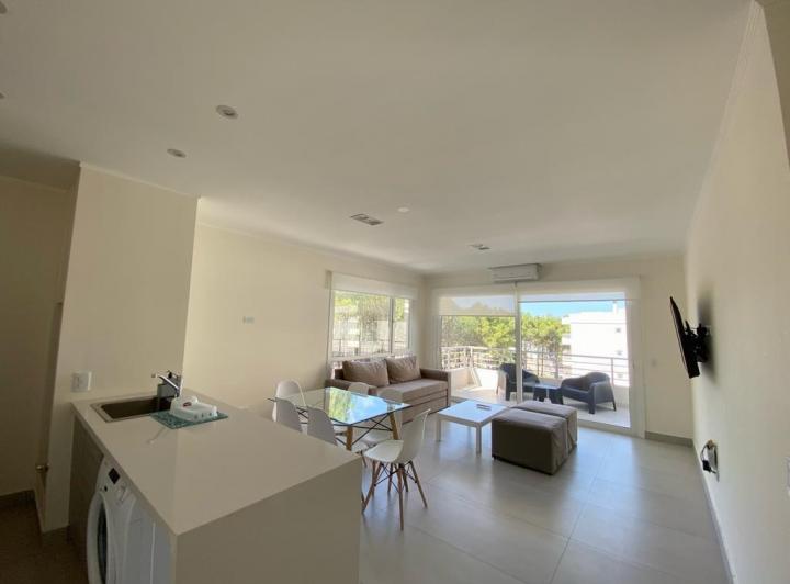 DEPARTAMENTO 3 AMBIENTES EN PINAMAR NORTE A 300 MTS DEL MAR
