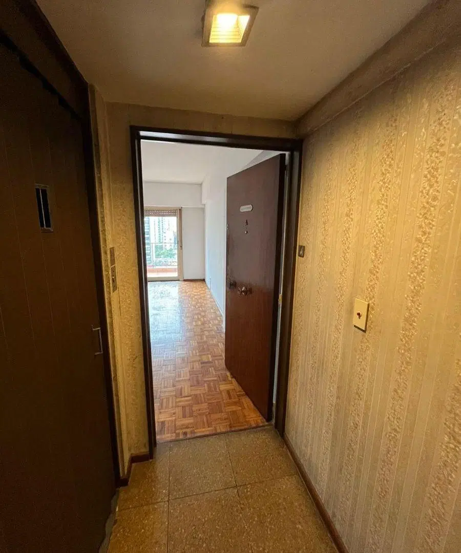 Venta Departamento con Balcón y Cochera en Caballito 4