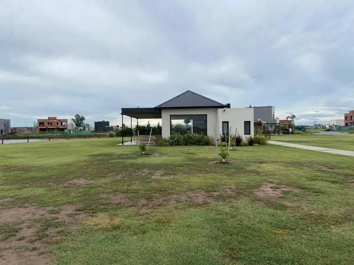 Lote a la Laguna Barrio Privado Santa Clara Al Sur 3