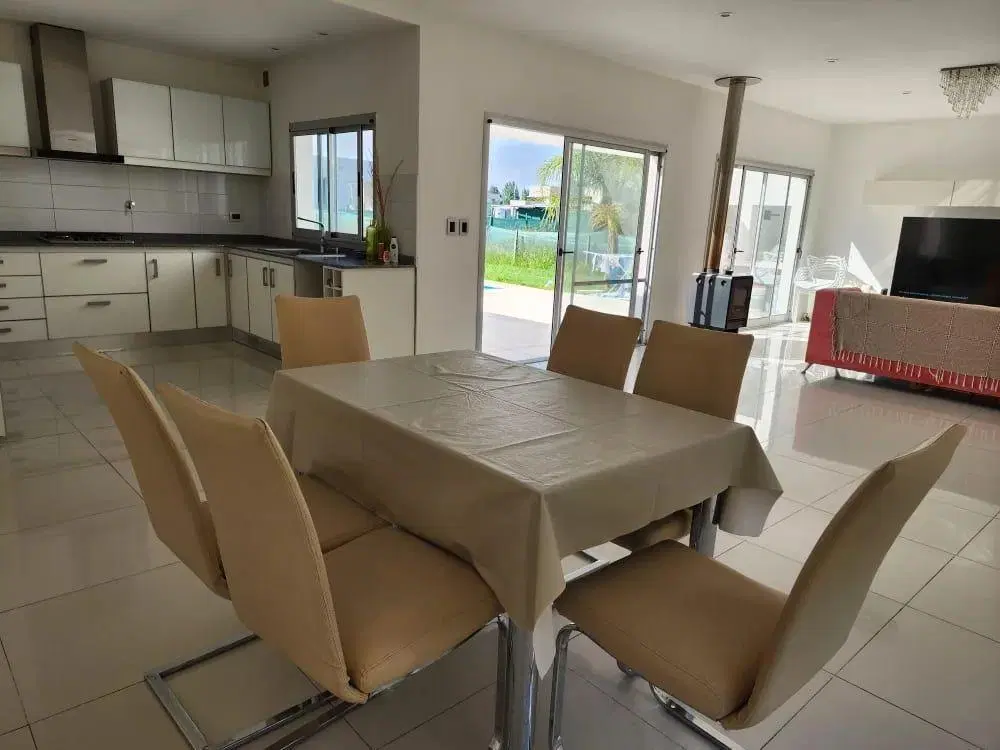 Casa en Alquiler en Barrio Privado Don Joaquín 2