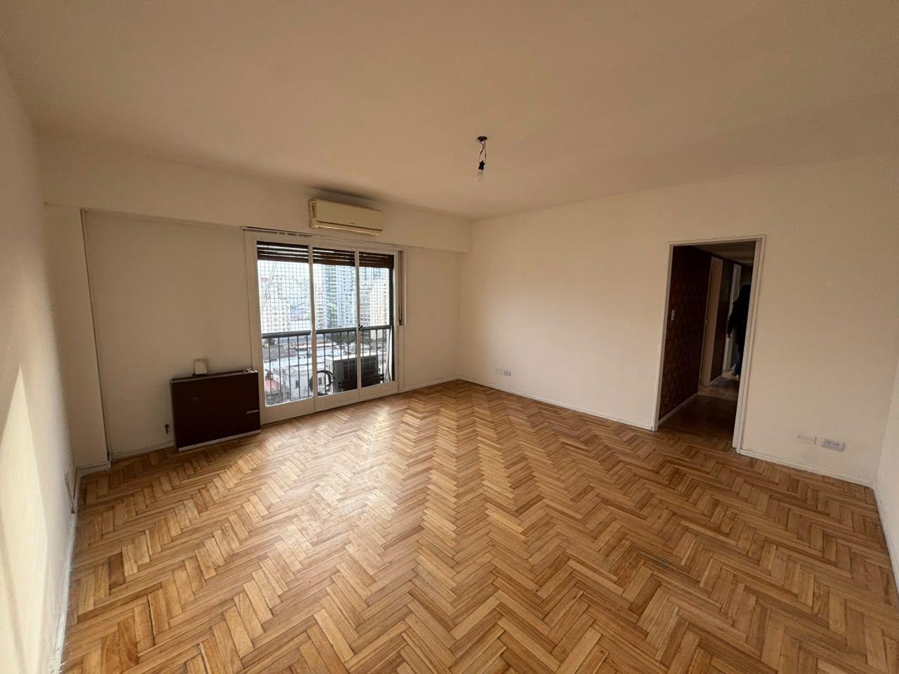Foto de Alquiler Departamento 4 Ambientes con Balcón en Caballito, imagen 2