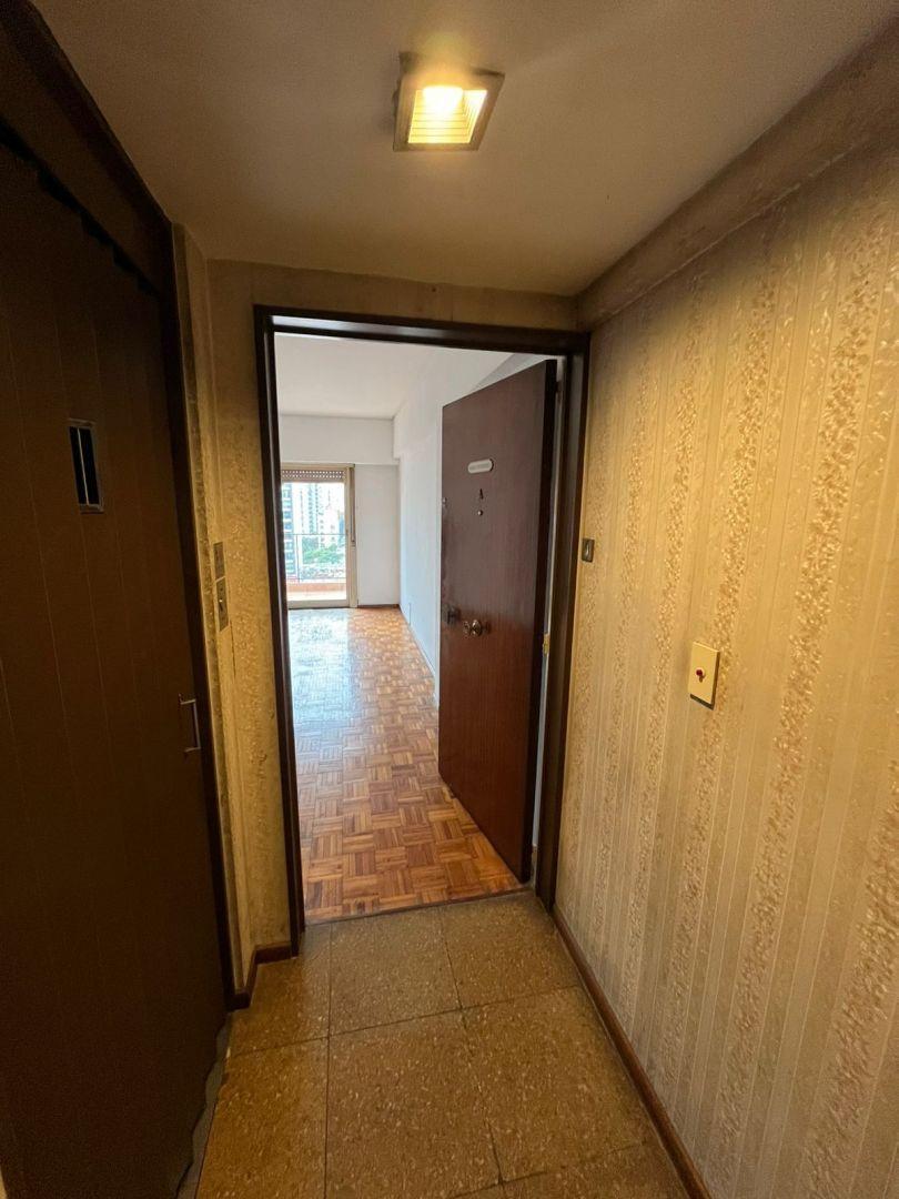 Foto de Venta Departamento con Balcón y Cochera en Caballito, imagen 1