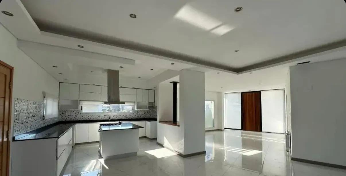 Foto de Venta Casa 4 Ambientes Barrio Privado Santa Rita, imagen 3
