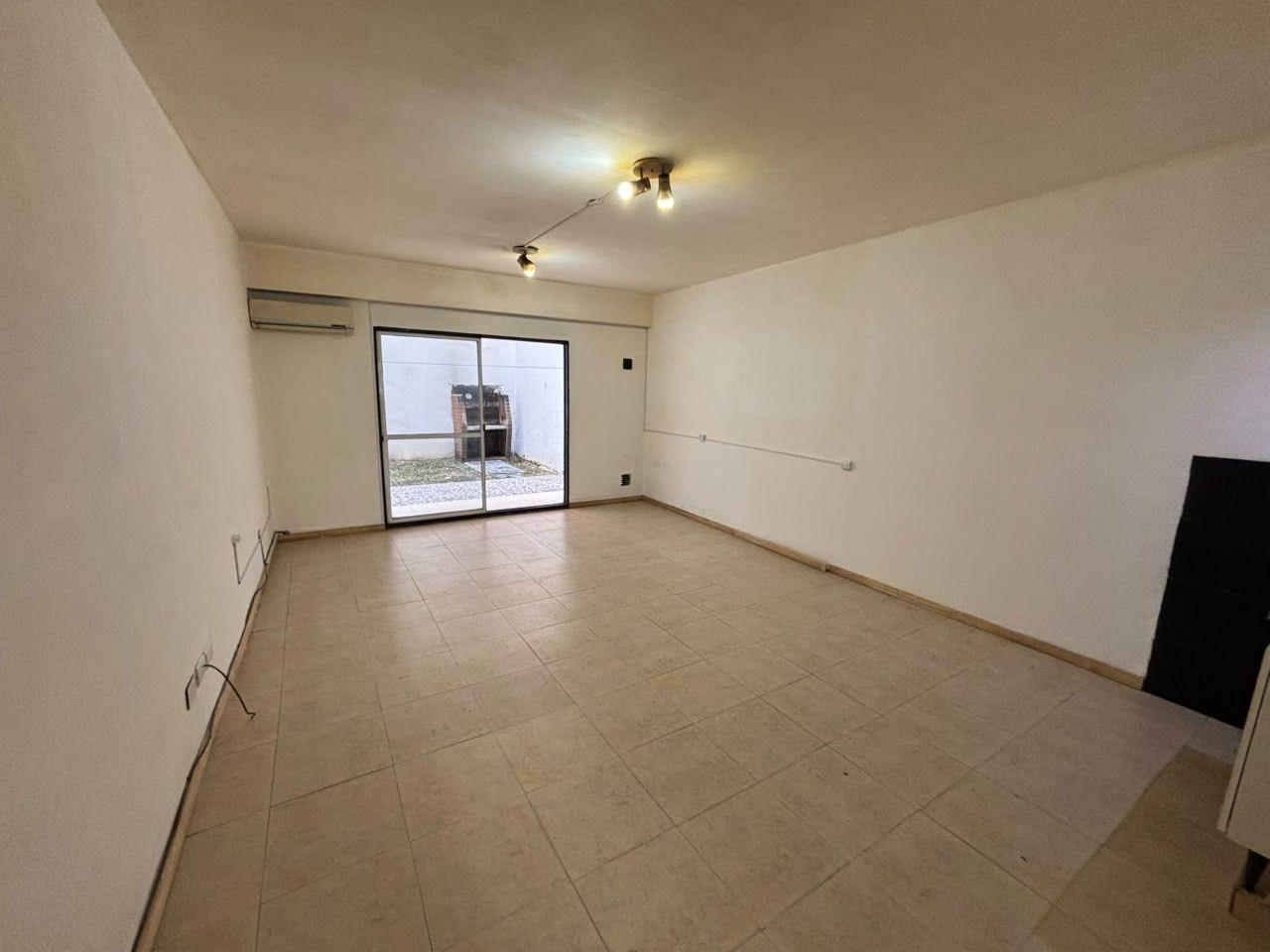 Foto de Alquiler Departamento 2 Ambientes con Patio en Parque Chacabuco, imagen 4