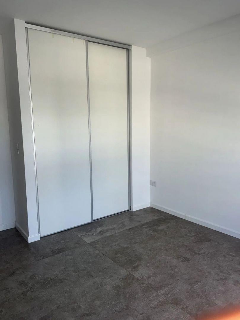 Foto de Venta Departamento 2 Ambientes con Balcón en Canning Center, imagen 3