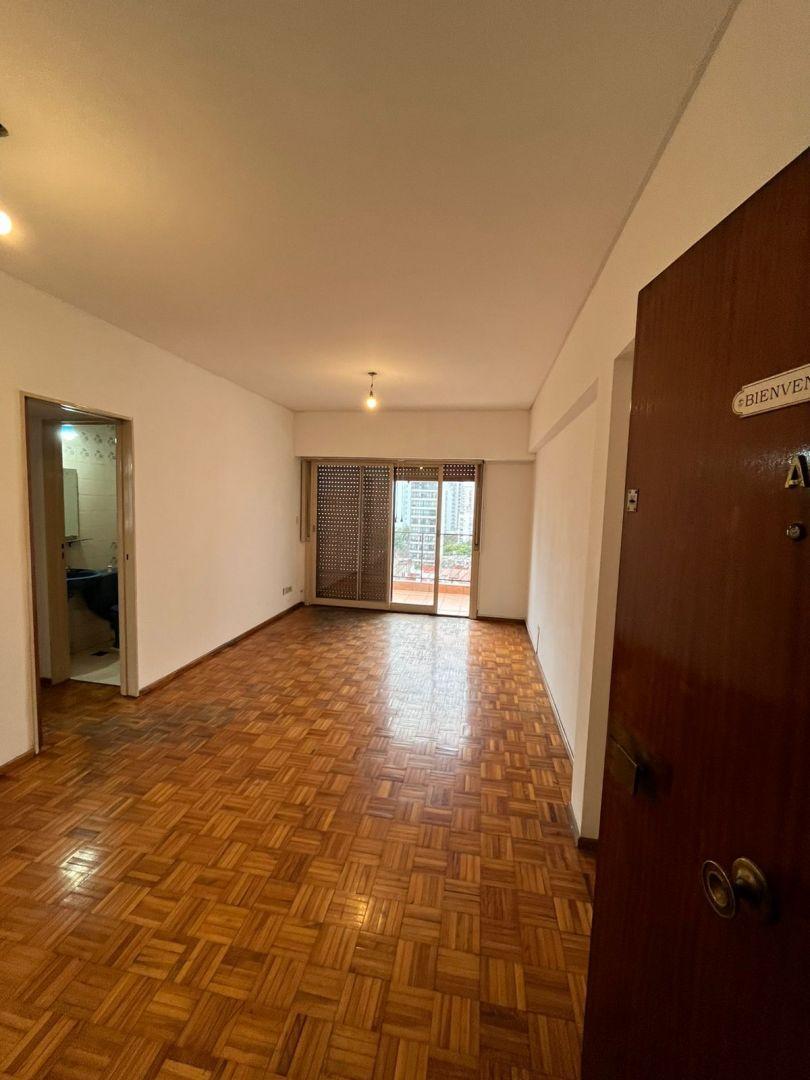 Foto de Venta Departamento con Balcón y Cochera en Caballito, imagen 3