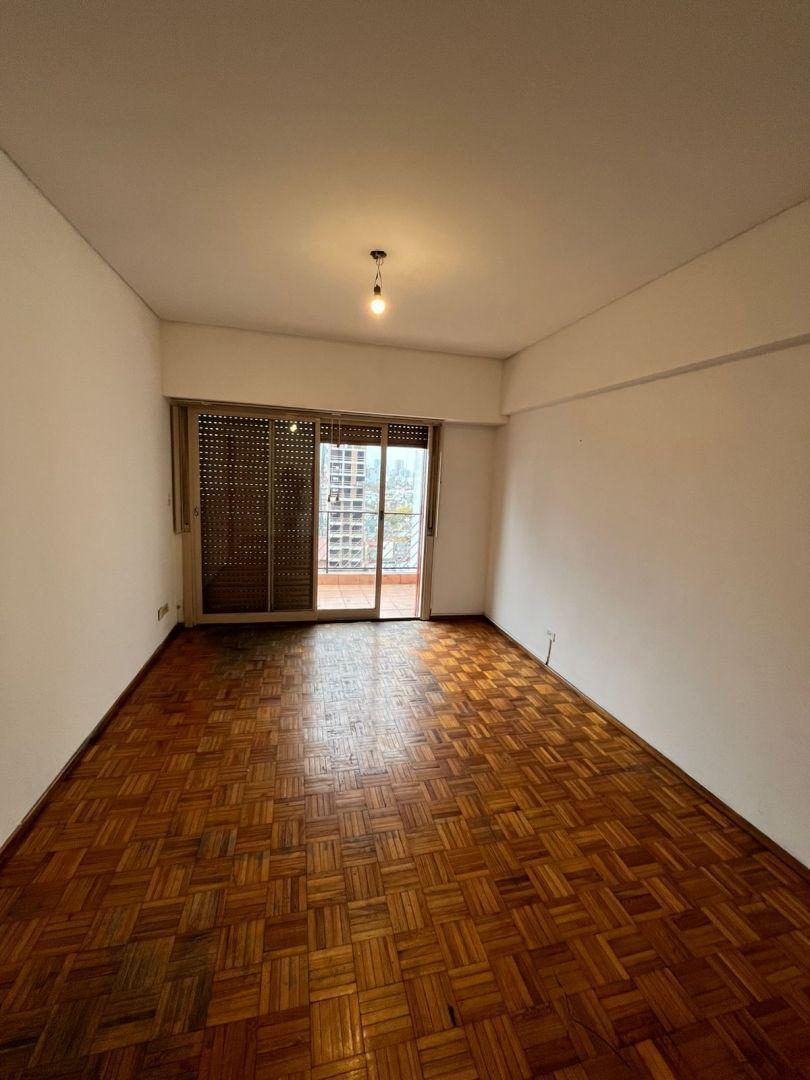 Foto de Venta Departamento con Balcón y Cochera en Caballito, imagen 4