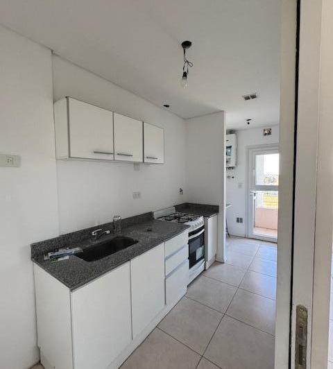 Departamento 2 ambientes en alquiler Antares 5