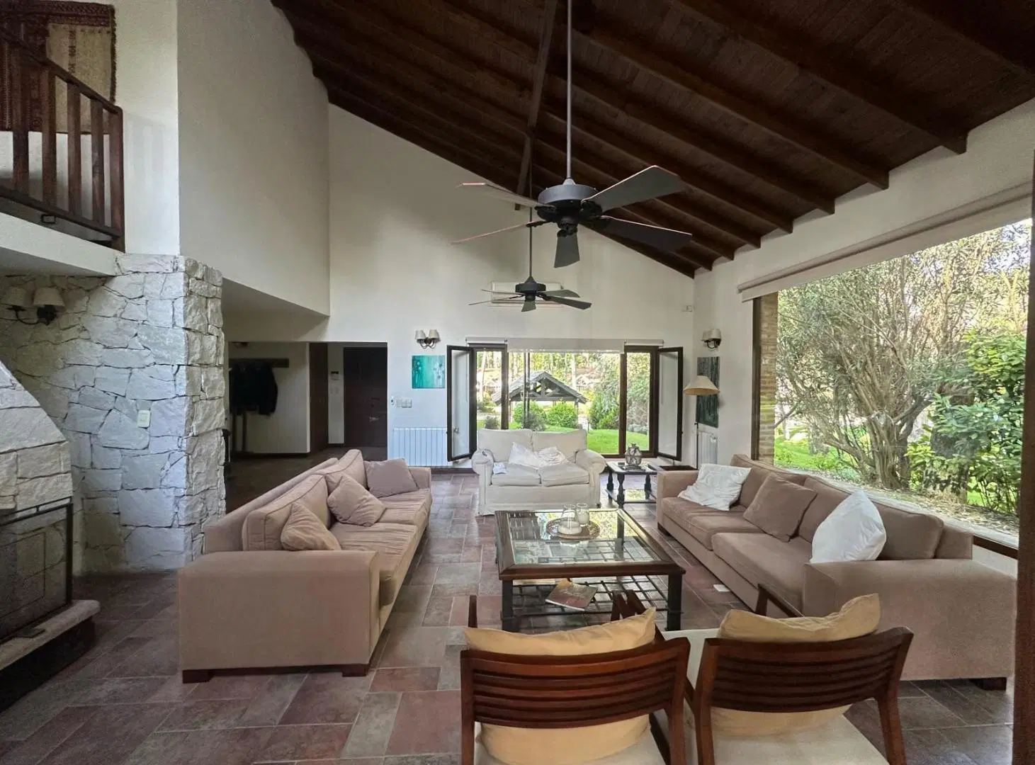 Casa en alquiler o venta en Cariló Coihue 400 3