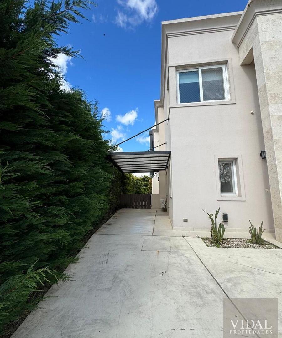 Foto de CASA MODERNA BARRIO LOS LAGOS - NORDELTA, imagen 1