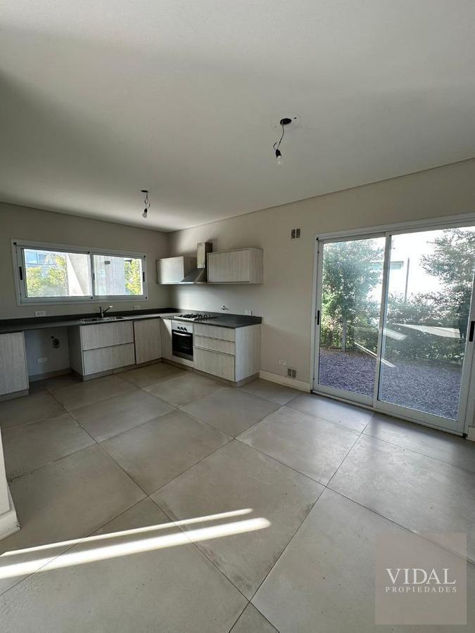 Foto de Alquiler anual casa en Castaños sin muebles, imagen 2
