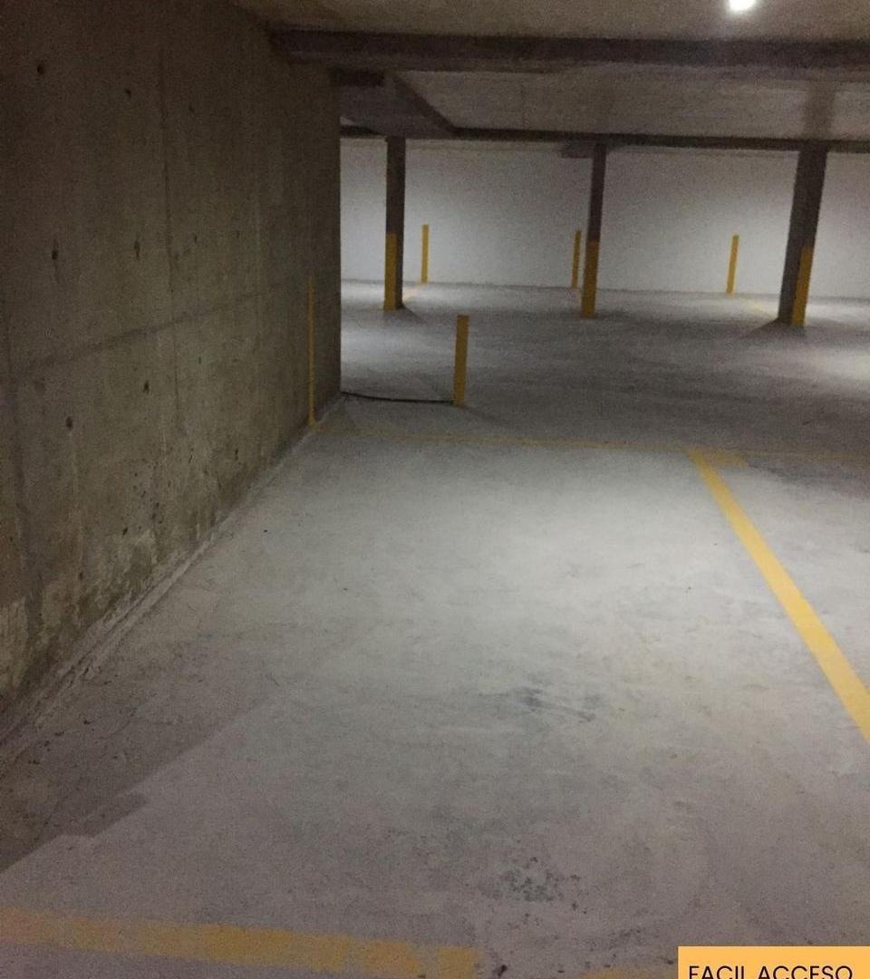 Foto de Cochera en Alquiler| Cerrito 1200, imagen 2