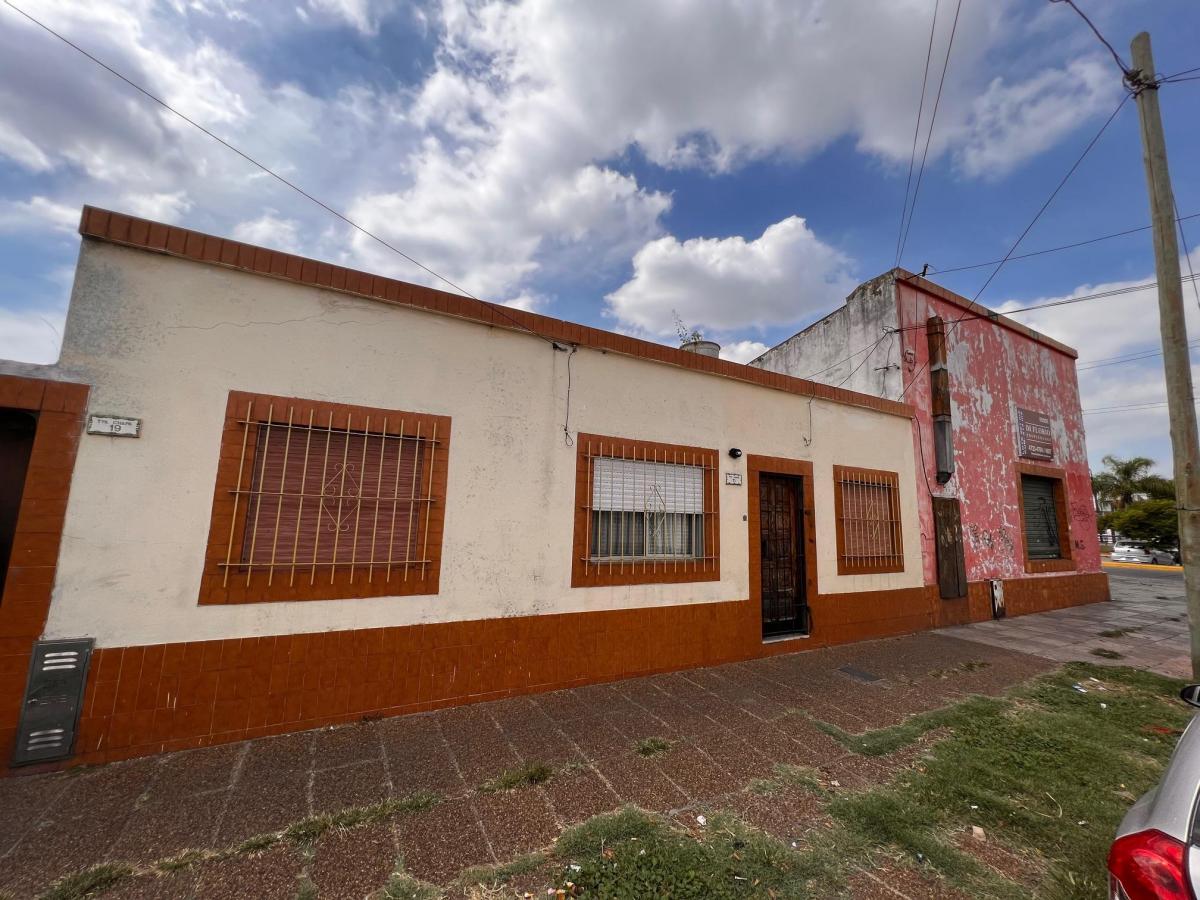 Oportunidad: Venta en Block, 2 Locales Sobre Av Mas Viviendas. 281 m² Cubtos 3