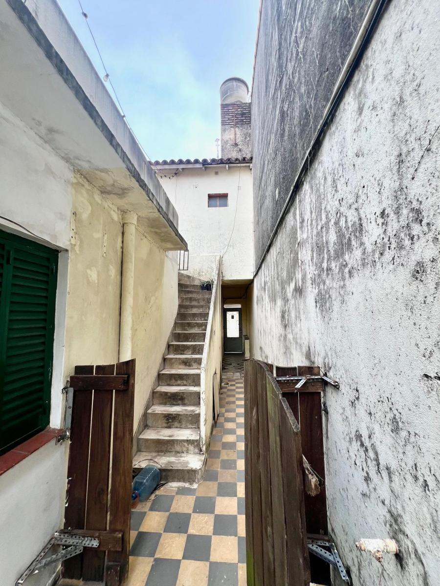 Foto de Martínez: Chalet a 8 cuadras de Av Santa Fe. 2 Viviendas y Local. Lote, imagen 3