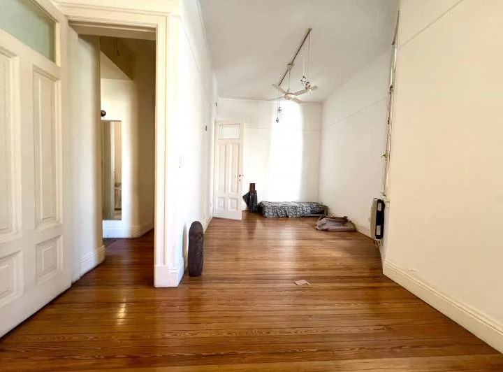 Único depto de 4 ambientes. Estilo Clásico Francés. Pisos de pinotea. Balcones 3